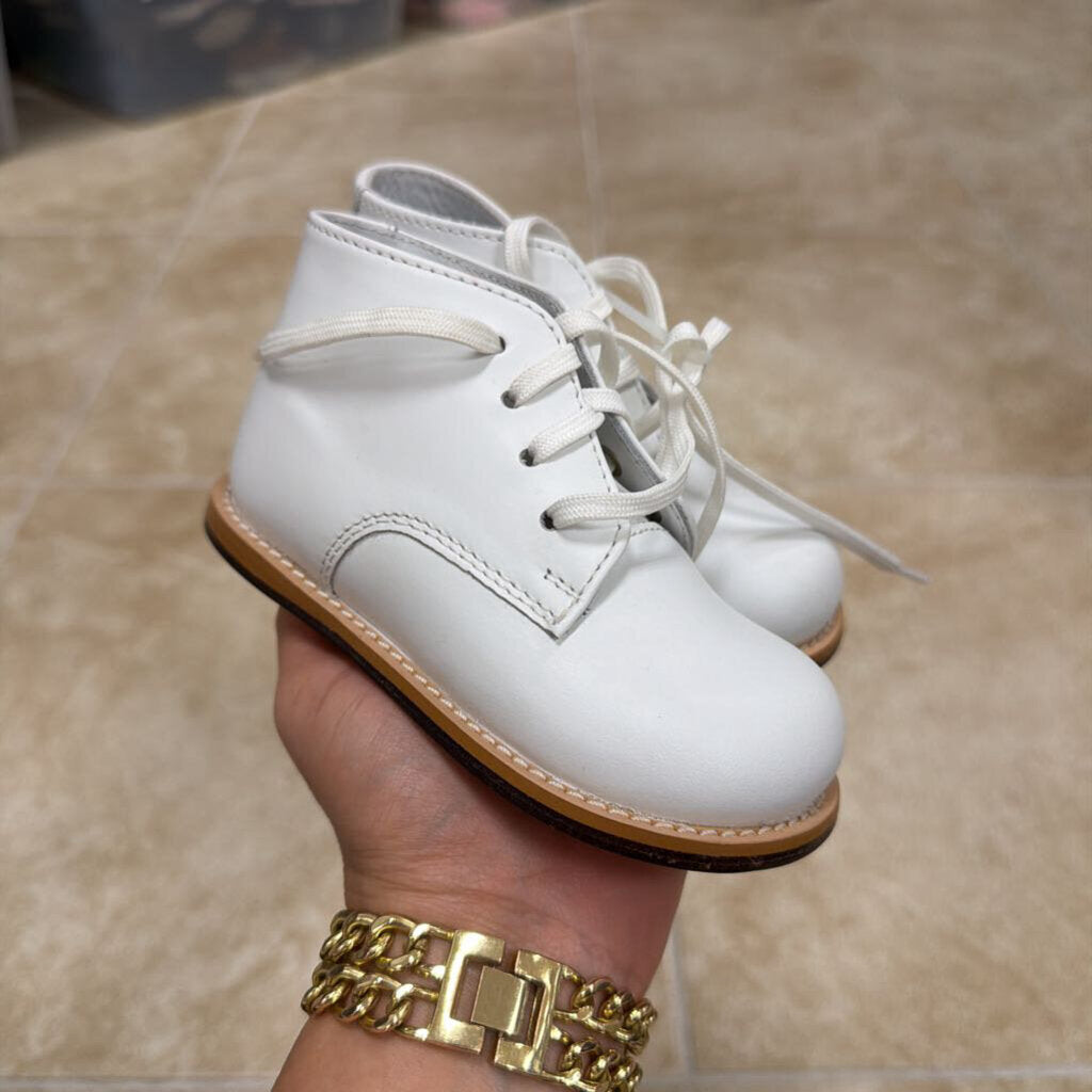 *Walking Shoes w/laces