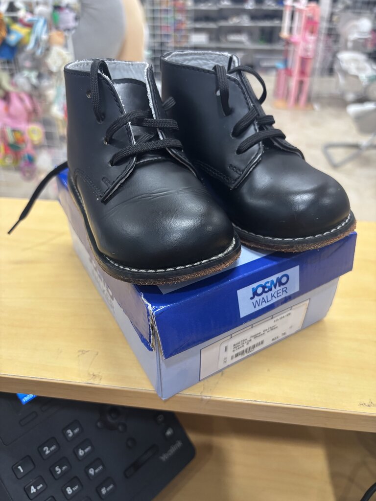 *Walking Shoes w/box