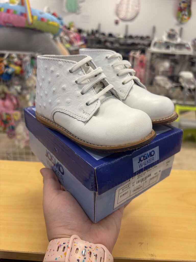 *Walking Shoes w/box