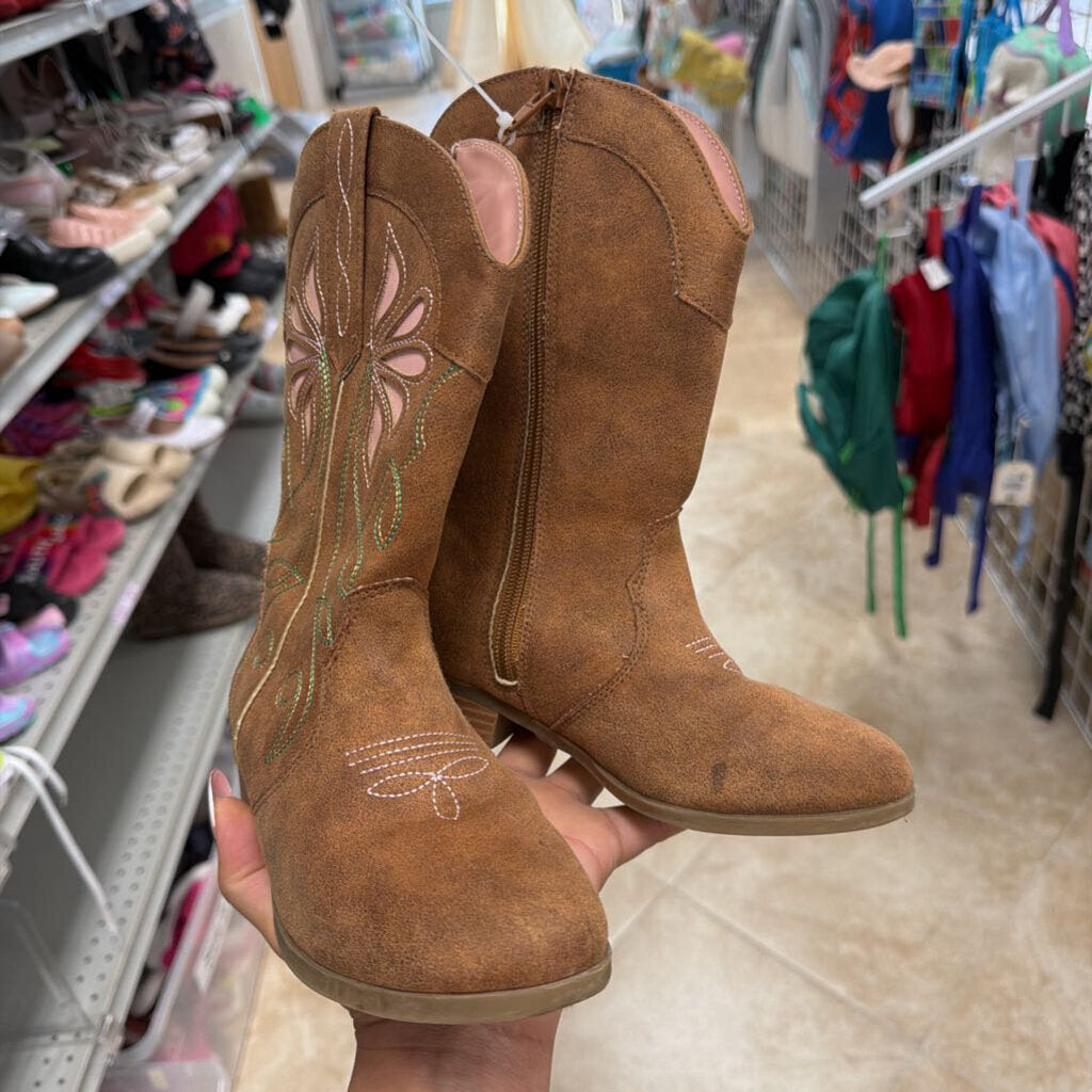 *Embroidered Western Boots