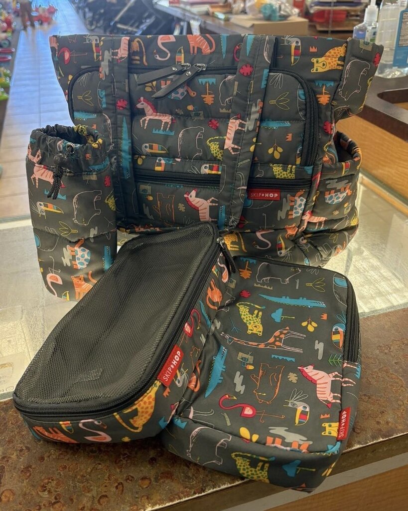 *Animals W/ 4 Accessories