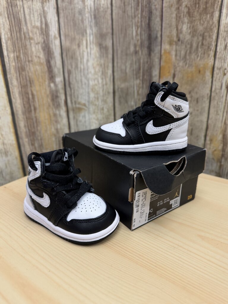 1 Retro High OG 'Black White' w/ box