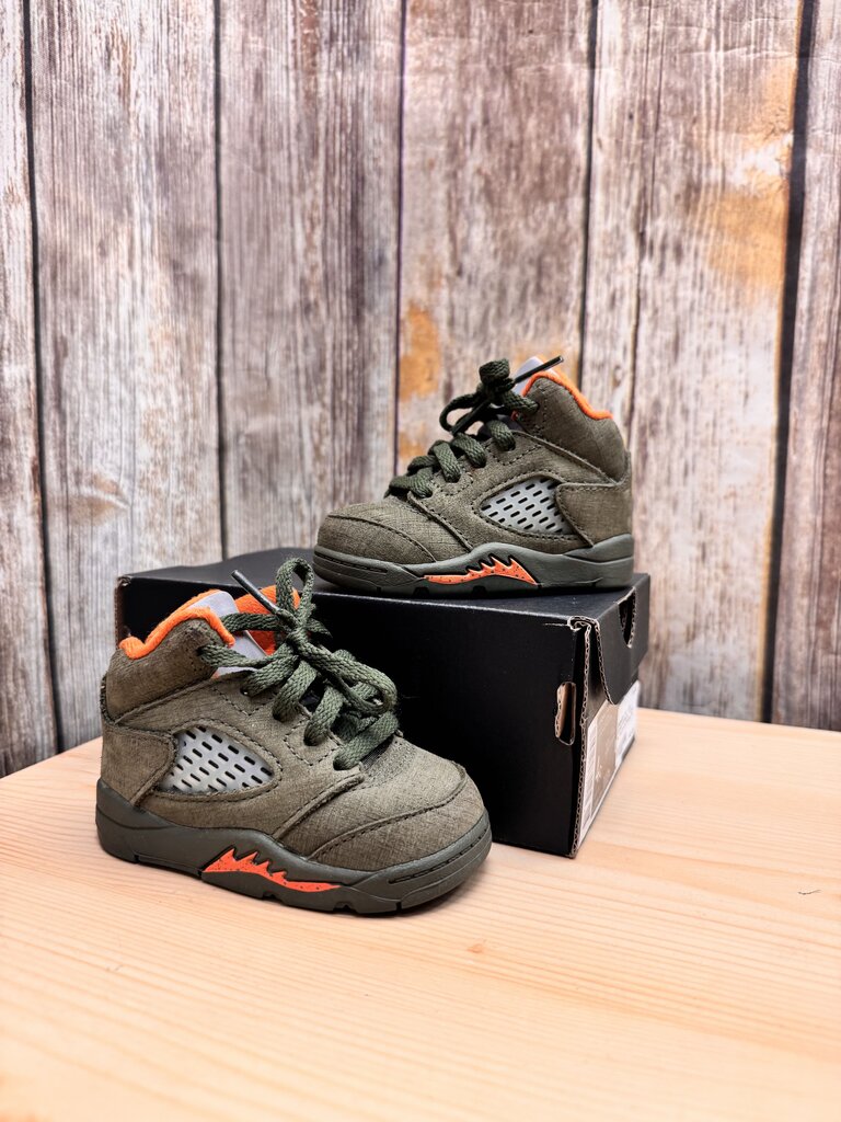 W/BOX Retro 5