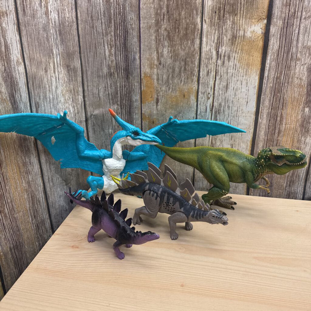 4 PK dino's