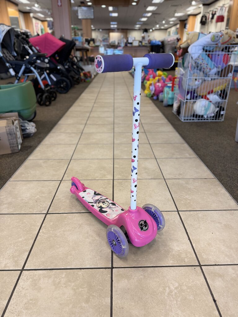 Light up Minnie Mouse Scooter
