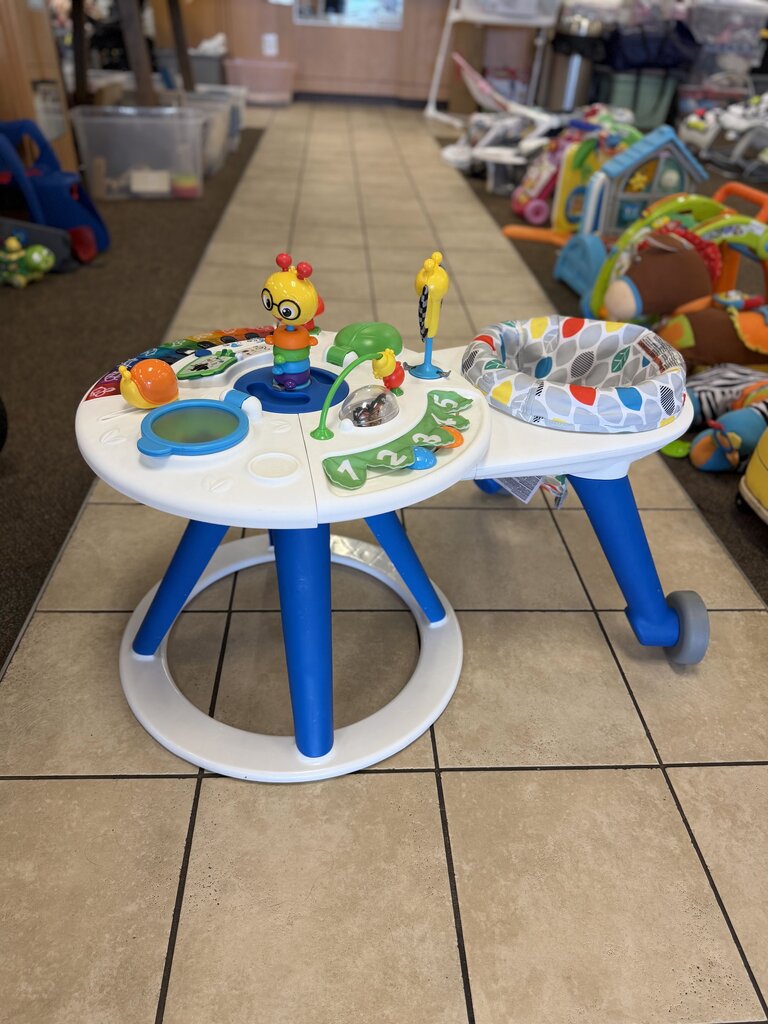 Around We Grow 4-in-1 Discovery Center