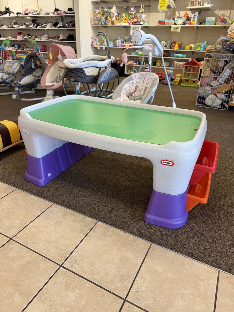 Easy Adjust Play Table