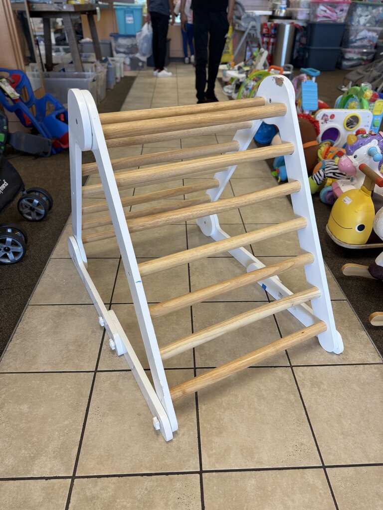 *Pikler Climbing Set`