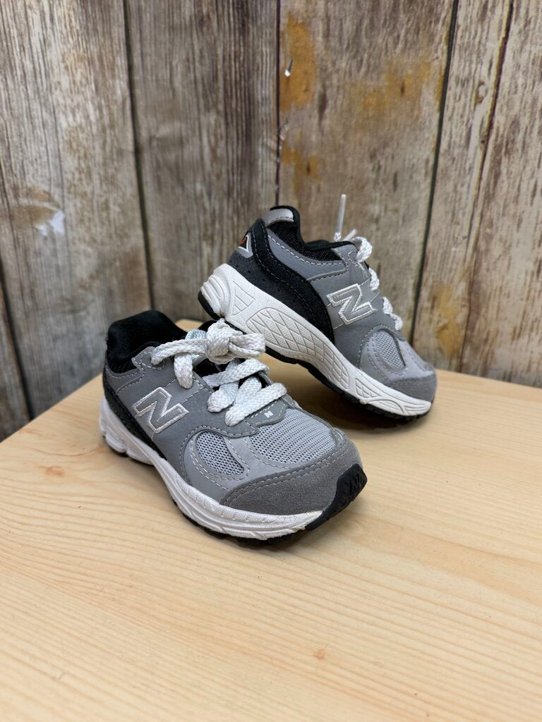 New balance 2002r