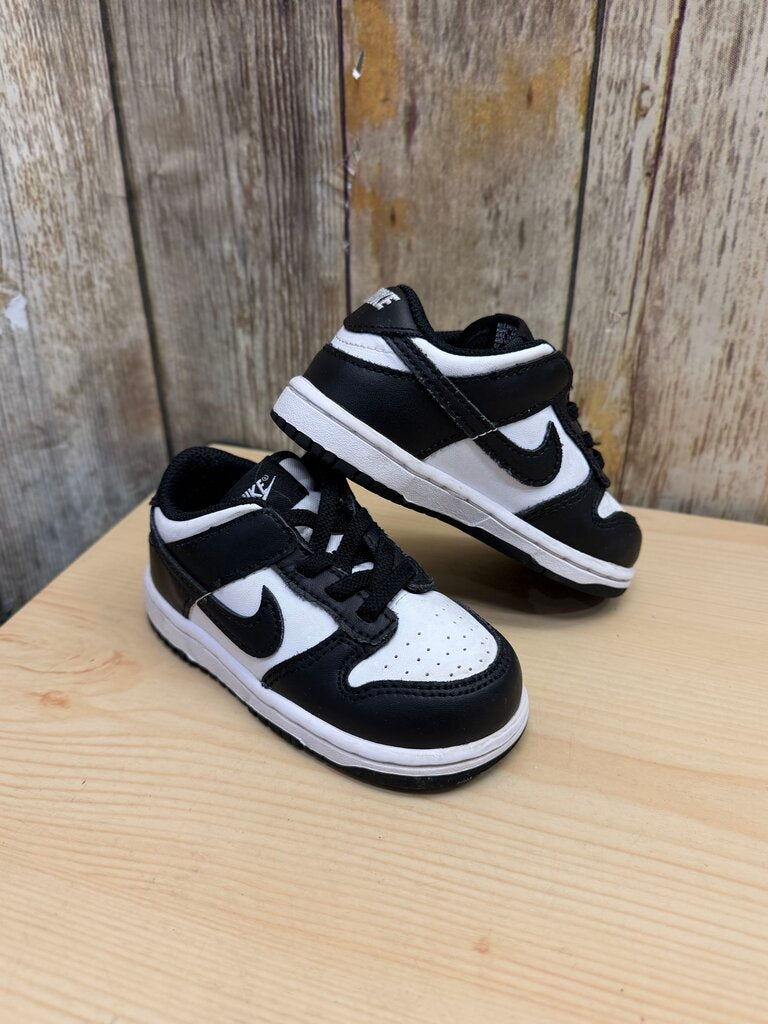 Nike Dunk Low Retro White Black Panda