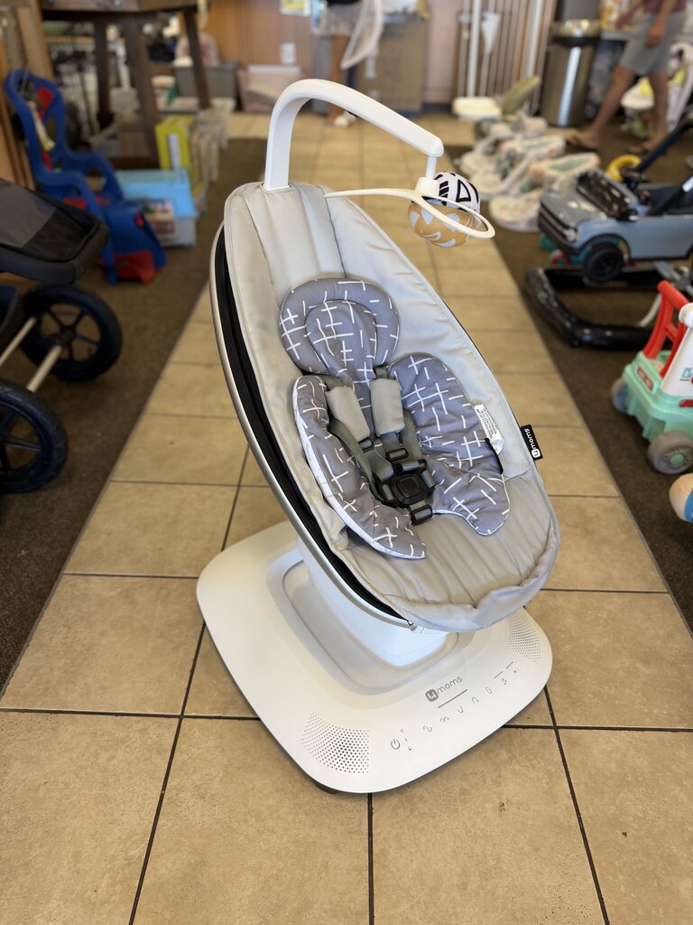 MamaRoo Multi-Motion w/ infant insert