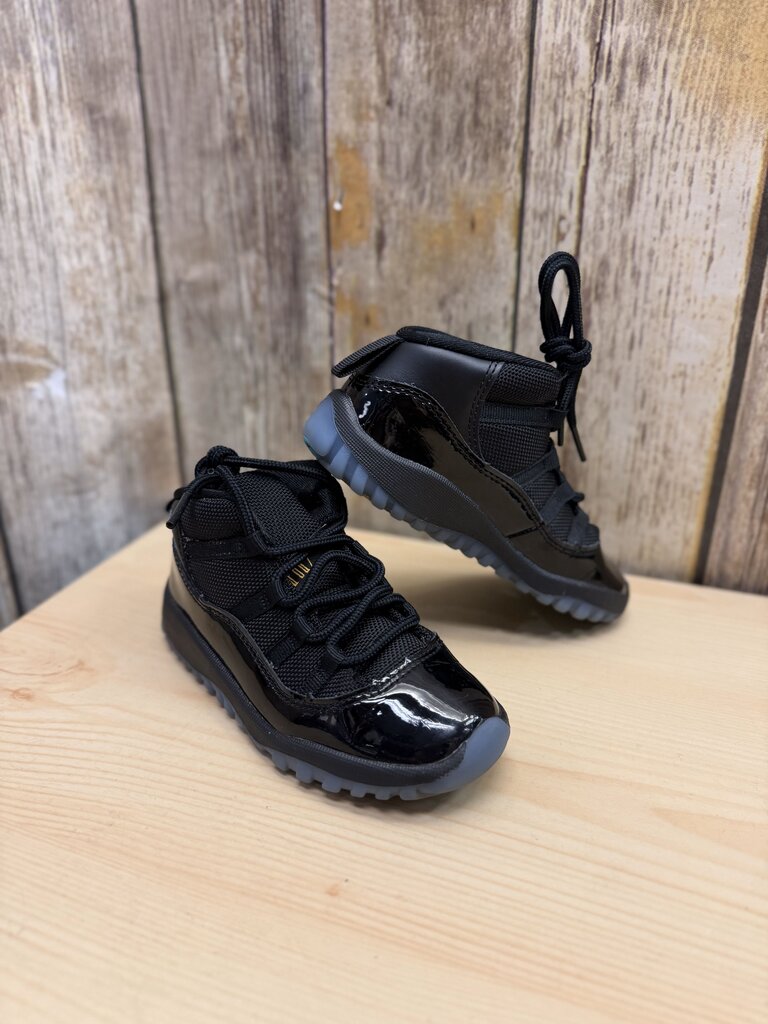 NO BOX Retro 11 'Gamma Blue'