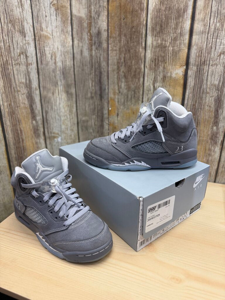 5 Retro Wolf Grey