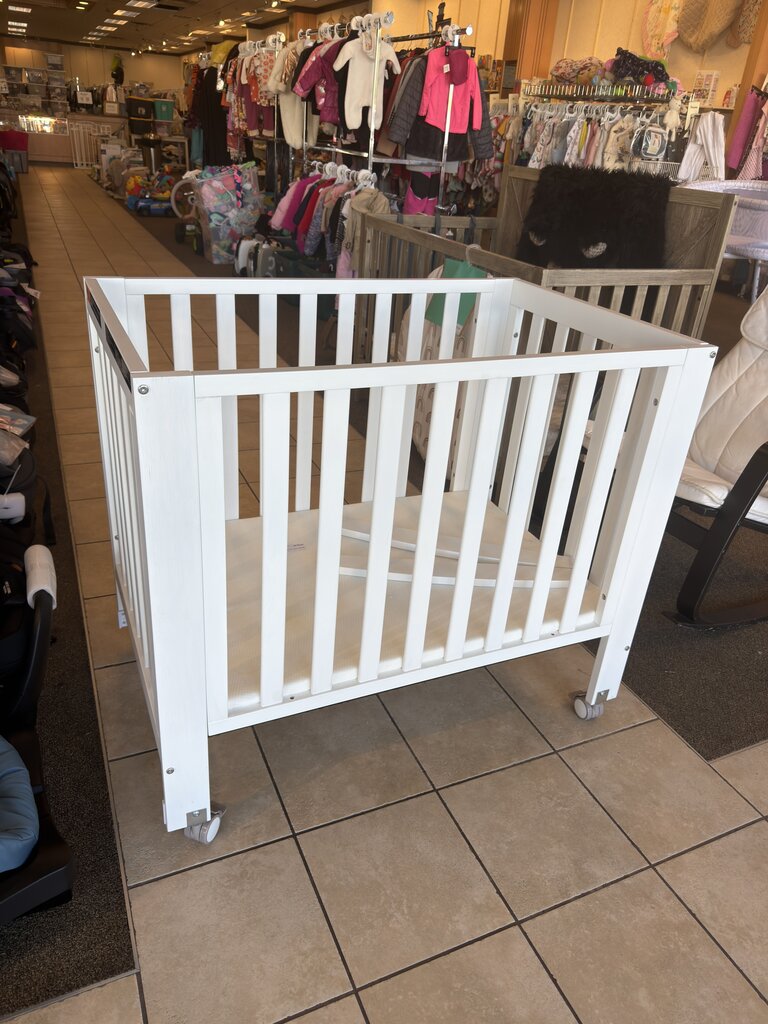 *Rolling Mini Crib